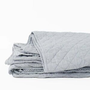 Matteo Los Angeles Ida Linen Quilt & Shams in Frost -King